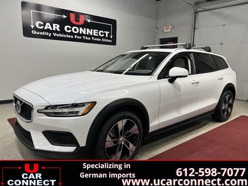 Used 2020 Volvo V60 T5 Cross Country w/ Protection Package Premier image 1
