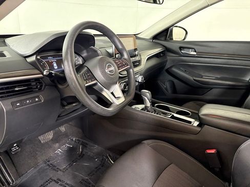 Used 2024 Nissan Altima 2.5 SV FWD image 22