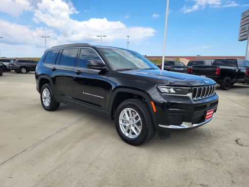 New 2025 Jeep Grand Cherokee L Laredo image 7