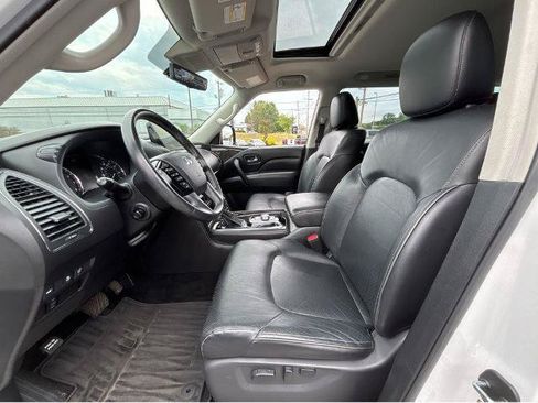 Used 2023 INFINITI QX80 Luxe w/ All-Season Package AWD/4WD image 17