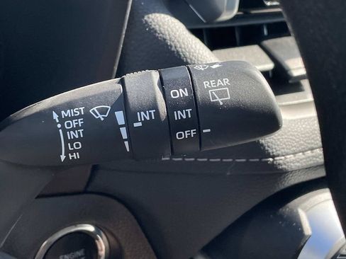 Used 2025 Toyota RAV4 XLE FWD image 31