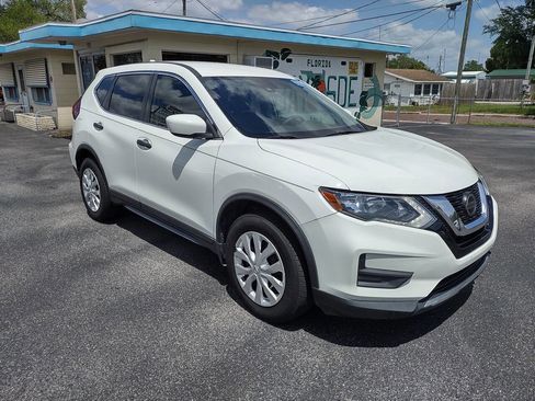 Used 2020 Nissan Rogue S image 3