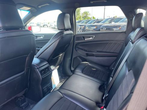 Used 2020 Ford Edge ST-Line w/ Cold Weather Package AWD/4WD image 5