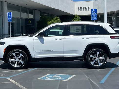 New 2026 Jeep Grand Cherokee Limited AWD/4WD image 7
