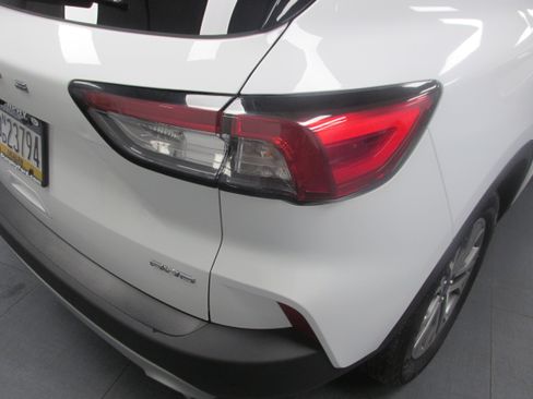 Used 2022 Ford Escape SEL image 11