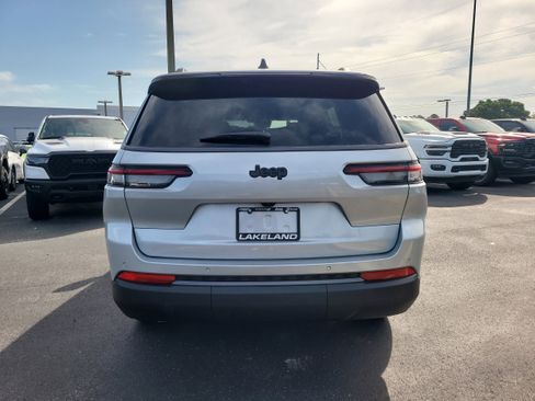 New 2026 Jeep Grand Cherokee L 2WD image 7