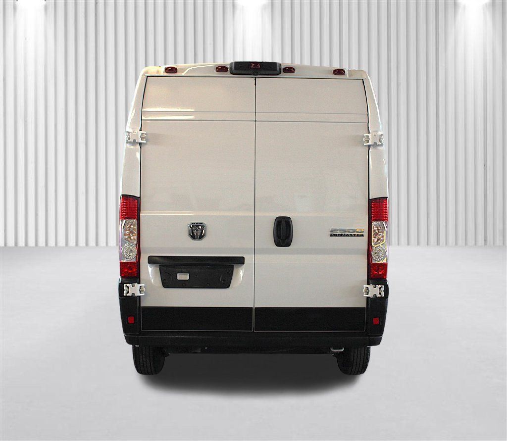 Used 2024 RAM ProMaster 2500 w/ Convenience Group FWD image 4