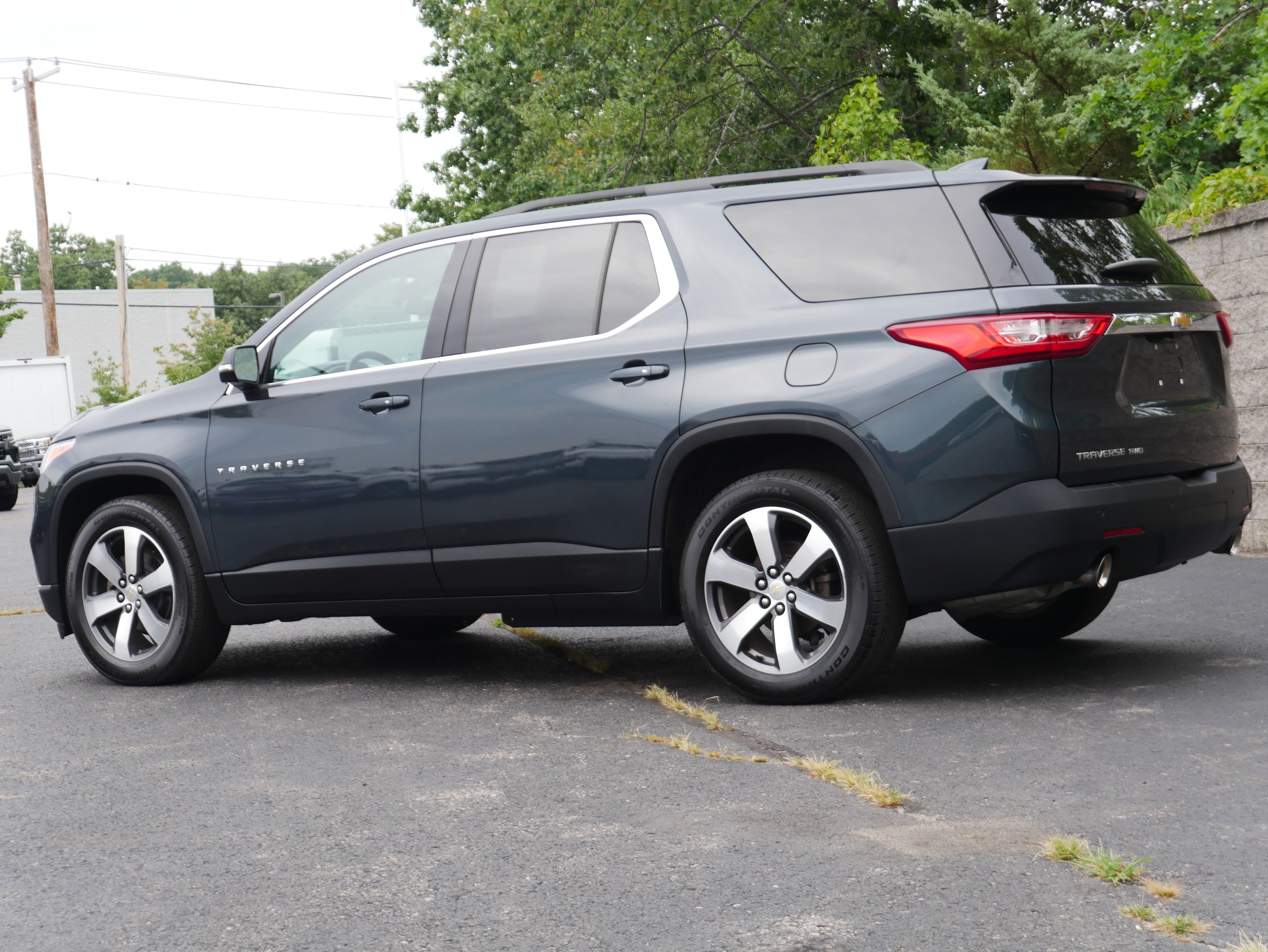 Certified 2019 Chevrolet Traverse LT w/ LT Premium Package AWD/4WD image 4