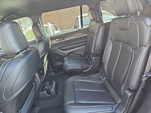 New 2025 Jeep Grand Cherokee L Limited w/ Trailer Tow Package image 16