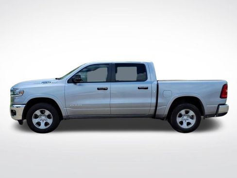 Used 2025 RAM 1500 4x4 Crew Cab image 3