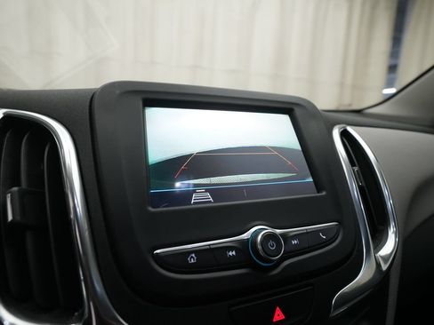 Used 2019 Chevrolet Equinox LS w/ LS Convenience Package AWD/4WD image 19