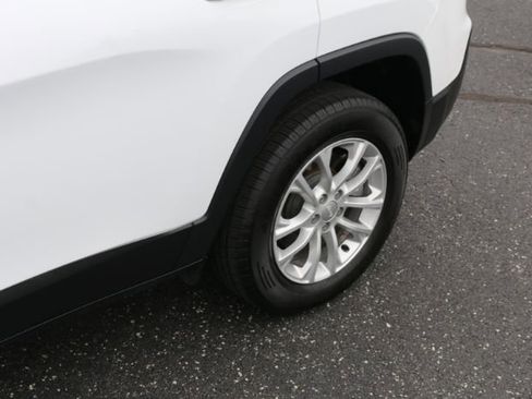 Used 2021 Jeep Cherokee Latitude image 14