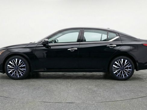Used 2025 Nissan Altima 2.5 SV image 5
