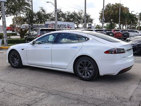 Used 2019 Tesla Model S 100D image 9