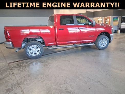 New 2026 RAM 2500 Big Horn AWD/4WD image 9