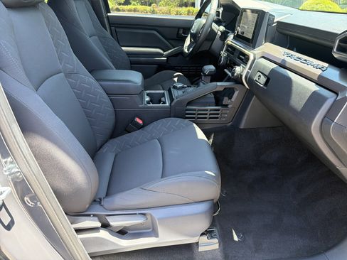 Used 2024 Toyota Tacoma SR5 AWD/4WD image 25