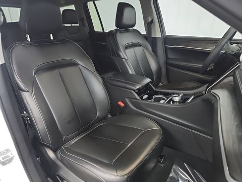 Used 2023 Jeep Grand Cherokee L Limited AWD/4WD image 17