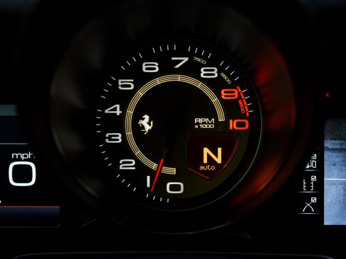 Used 2020 Ferrari 812 Superfast image 19