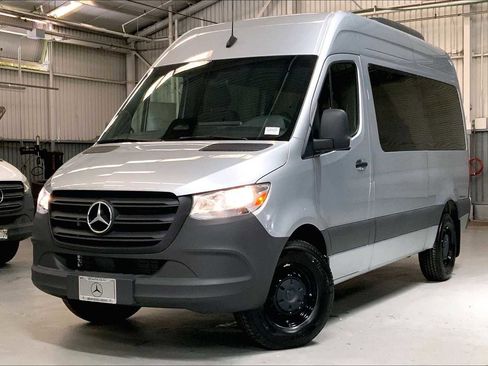 Used 2025 Mercedes-Benz Sprinter 2500 image 2