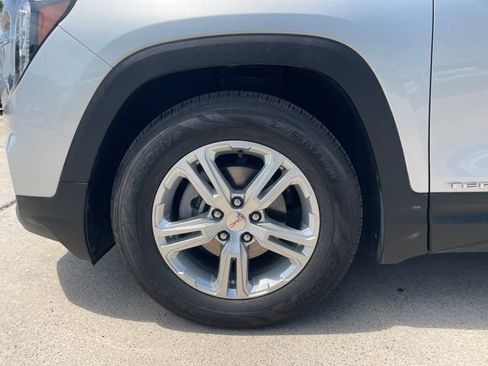 Used 2022 GMC Terrain SLE w/ Driver Convenience Package FWD image 27