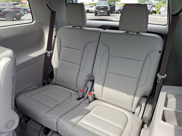 Certified 2019 GMC Acadia SLT w/ LPO, Floor Liner Package AWD/4WD image 11