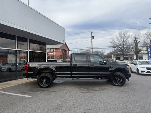 Used 2022 Ford F350 XLT w/ Black Appearance Package image 32