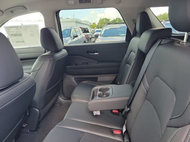 New 2026 Nissan Pathfinder SL AWD/4WD image 12