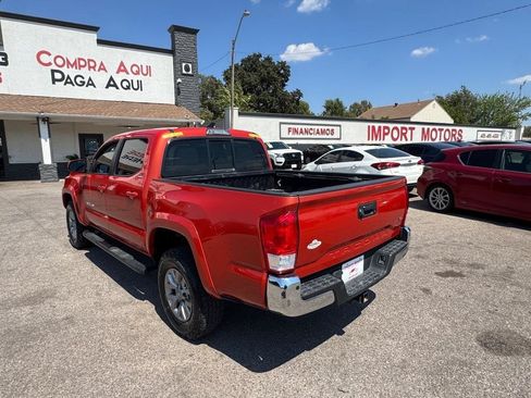 Used 2017 Toyota Tacoma SR5 w/ Tow Package RWD image 8