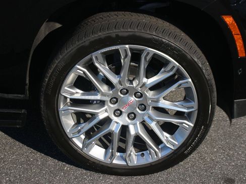 Used 2026 GMC Yukon Denali w/ Sun & Power Step Package AWD/4WD image 37