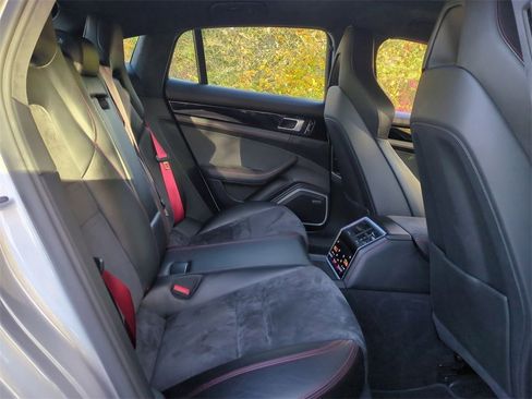 Used 2019 Porsche Panamera GTS image 28