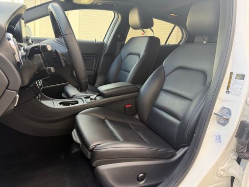 Used 2019 Mercedes-Benz GLA 250 4MATIC image 12