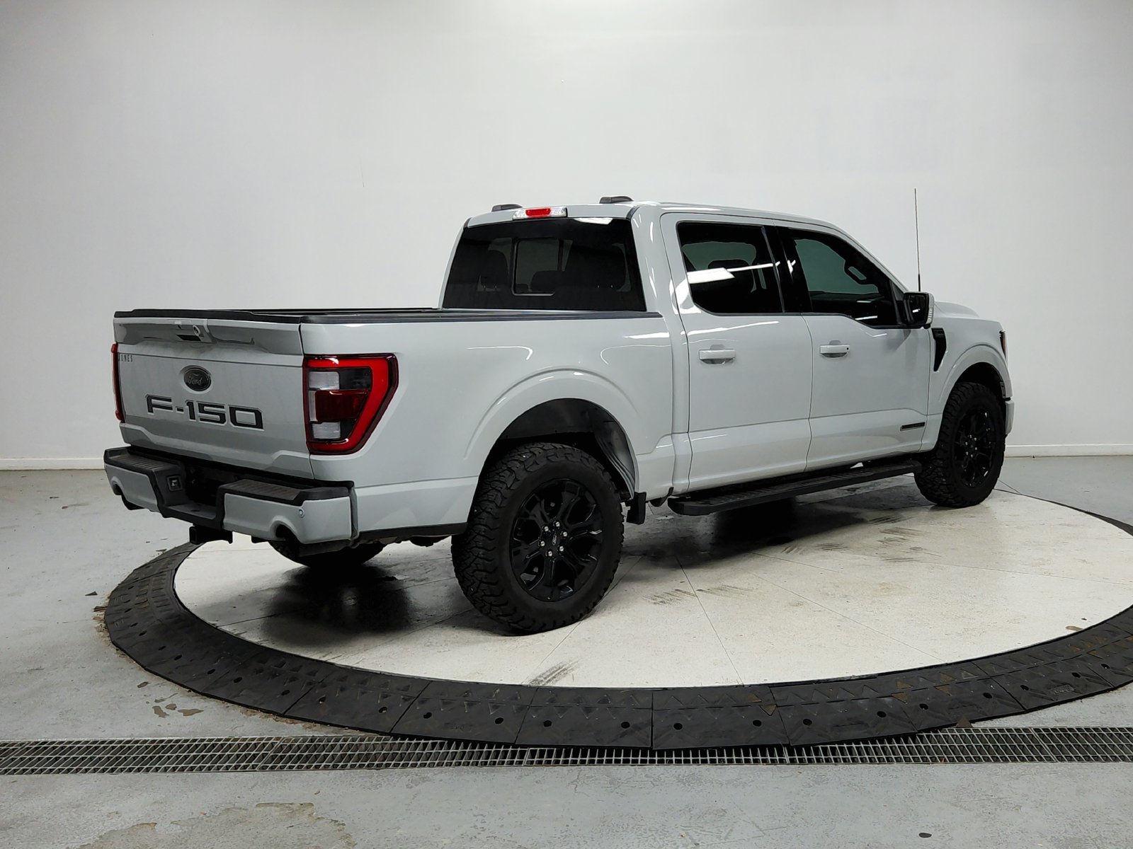Used 2023 Ford F150 Lariat w/ Equipment Group 502A High AWD/4WD image 8