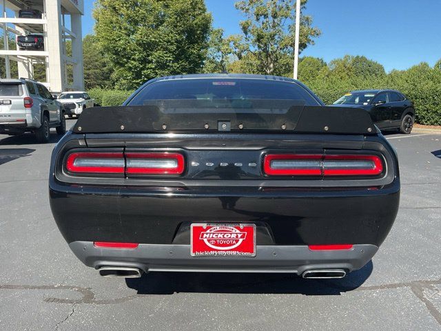 Used 2016 Dodge Challenger R/T Scat Pack RWD image 9