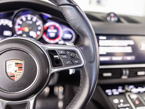 Used 2022 Porsche Cayenne S Platinum image 25