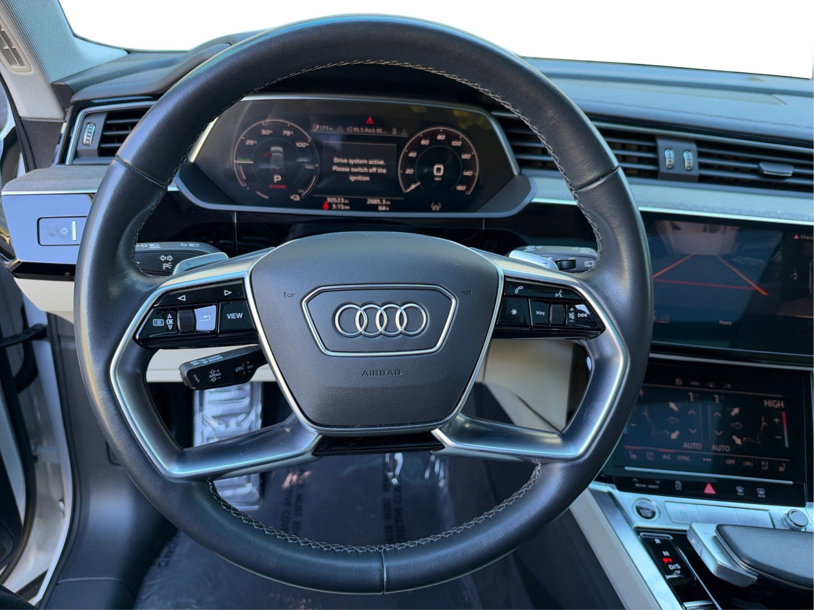 Used 2024 Audi Q8 e-tron Premium Plus w/ Premium Plus Package AWD/4WD image 29
