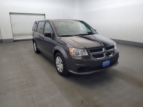 Used 2019 Dodge Grand Caravan SE w/ UConnect Hands-Free Group FWD image 13