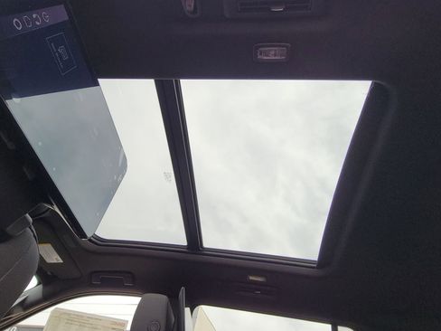 New 2026 GMC Yukon XL Denali w/ Denali Reserve Package image 12