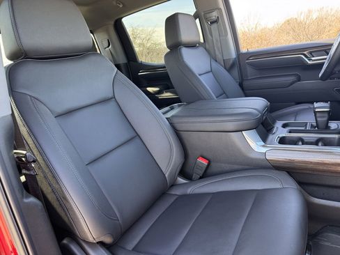 Used 2025 Chevrolet Silverado 1500 LT Trail Boss w/ LT Trail Boss Premium Package AWD/4WD image 26