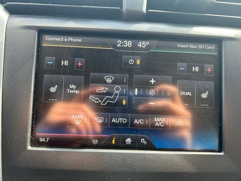 Used 2015 Ford Fusion SE w/ Equipment Group 202A image 25