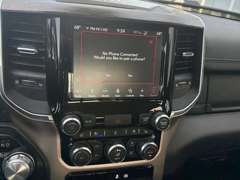 Used 2019 RAM 1500 Laramie AWD/4WD image 4