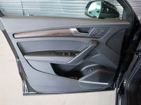 Used 2023 Audi Q5 2.0T Premium Plus w/ Premium Plus Package image 32