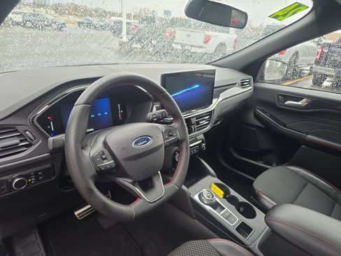 Used 2024 Ford Escape ST-Line w/ Tech Pack #1 AWD/4WD image 10