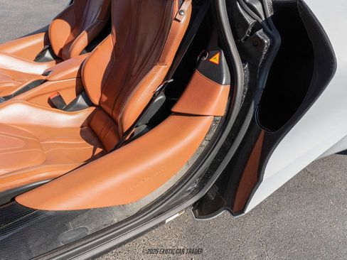Used 2018 McLaren 720S Luxury image 37