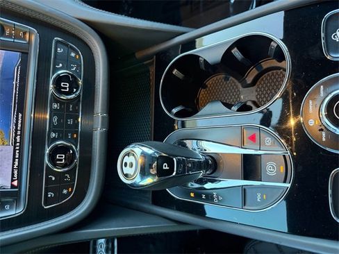 Used 2020 Bentley Bentayga image 22