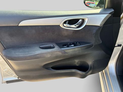 Used 2014 Nissan Sentra SR w/ Electronics Package FWD image 19