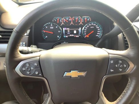 Used 2018 Chevrolet Suburban Premier image 12