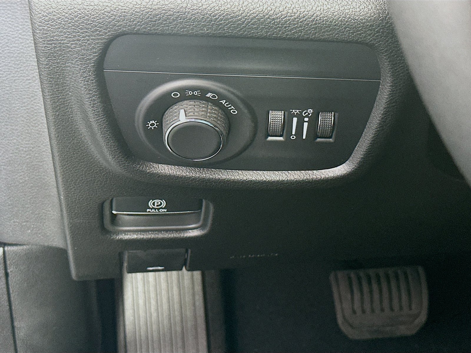 New 2026 Jeep Grand Cherokee Laredo X AWD/4WD image 10