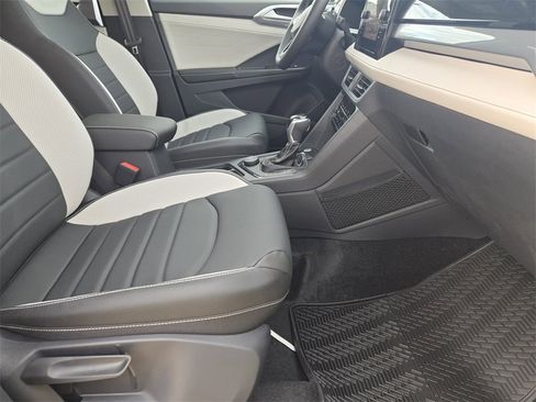 New 2026 Volkswagen Taos SEL image 23