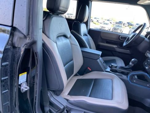 Used 2023 Ford Bronco Wildtrak AWD/4WD image 16
