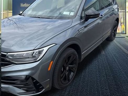 Certified 2023 Volkswagen Tiguan SE R-Line image 2